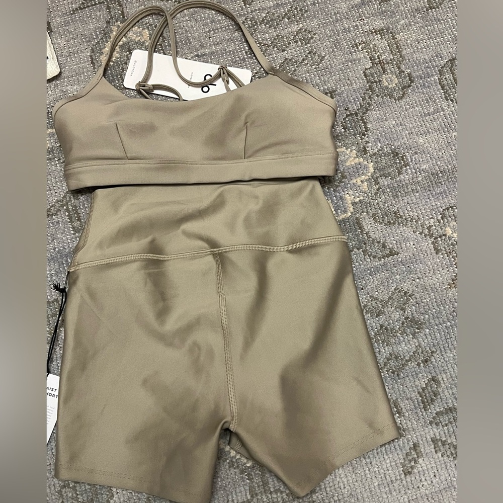 Brand new alo yoga set